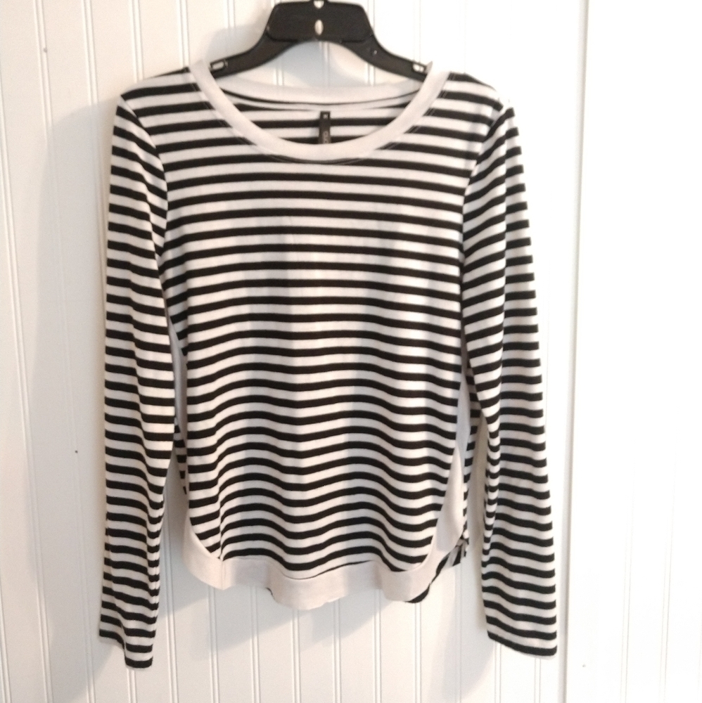 Black and white top